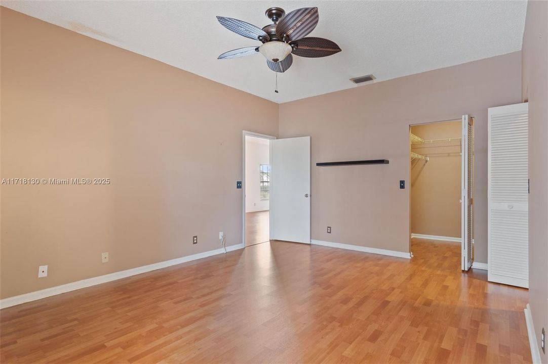 For Sale: $430,000 (2 beds, 2 baths, 1834 Square Feet)