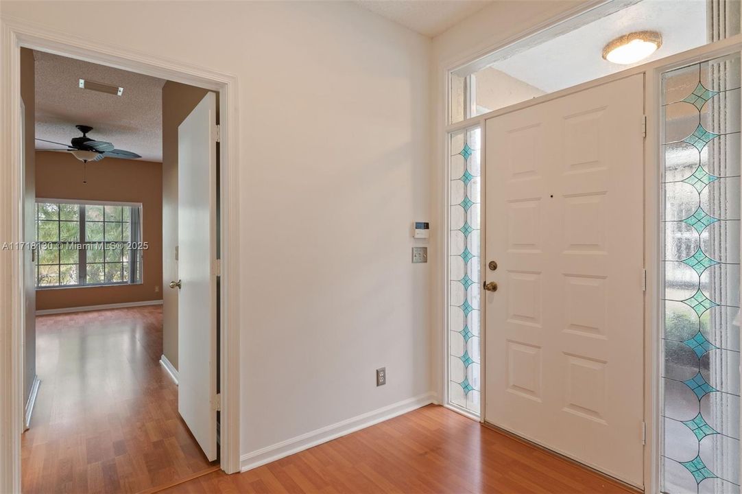 For Sale: $430,000 (2 beds, 2 baths, 1834 Square Feet)