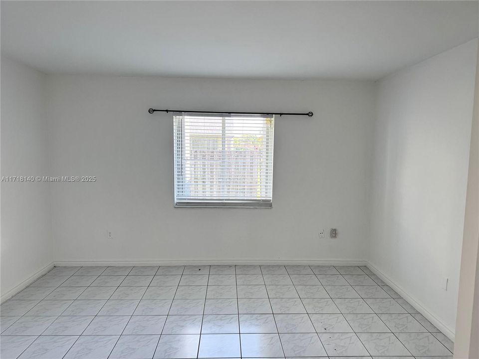 For Rent: $2,695 (3 beds, 2 baths, 1090 Square Feet)