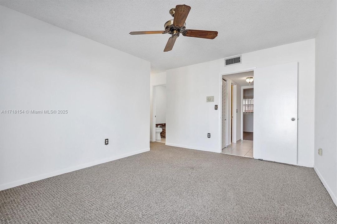 For Sale: $269,900 (2 beds, 2 baths, 1080 Square Feet)