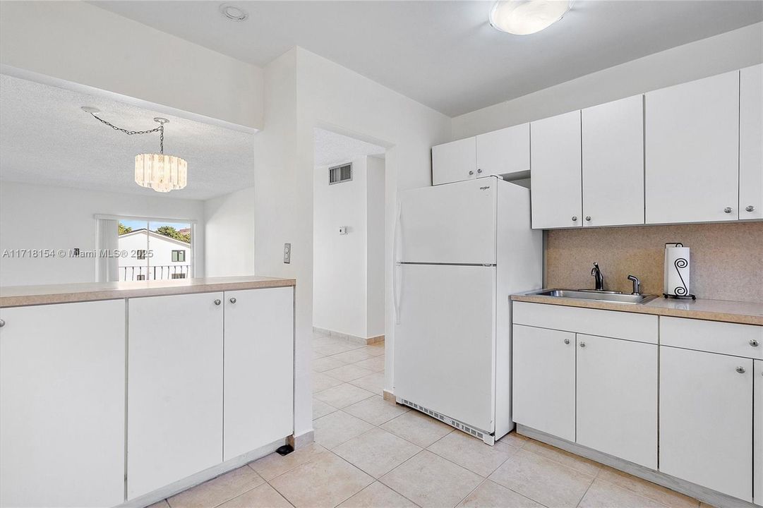 For Sale: $269,900 (2 beds, 2 baths, 1080 Square Feet)