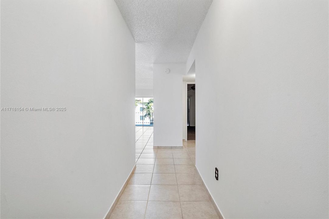 For Sale: $269,900 (2 beds, 2 baths, 1080 Square Feet)