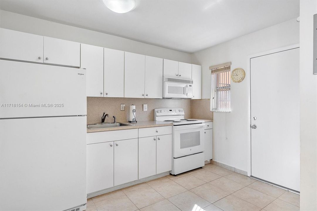 For Sale: $269,900 (2 beds, 2 baths, 1080 Square Feet)