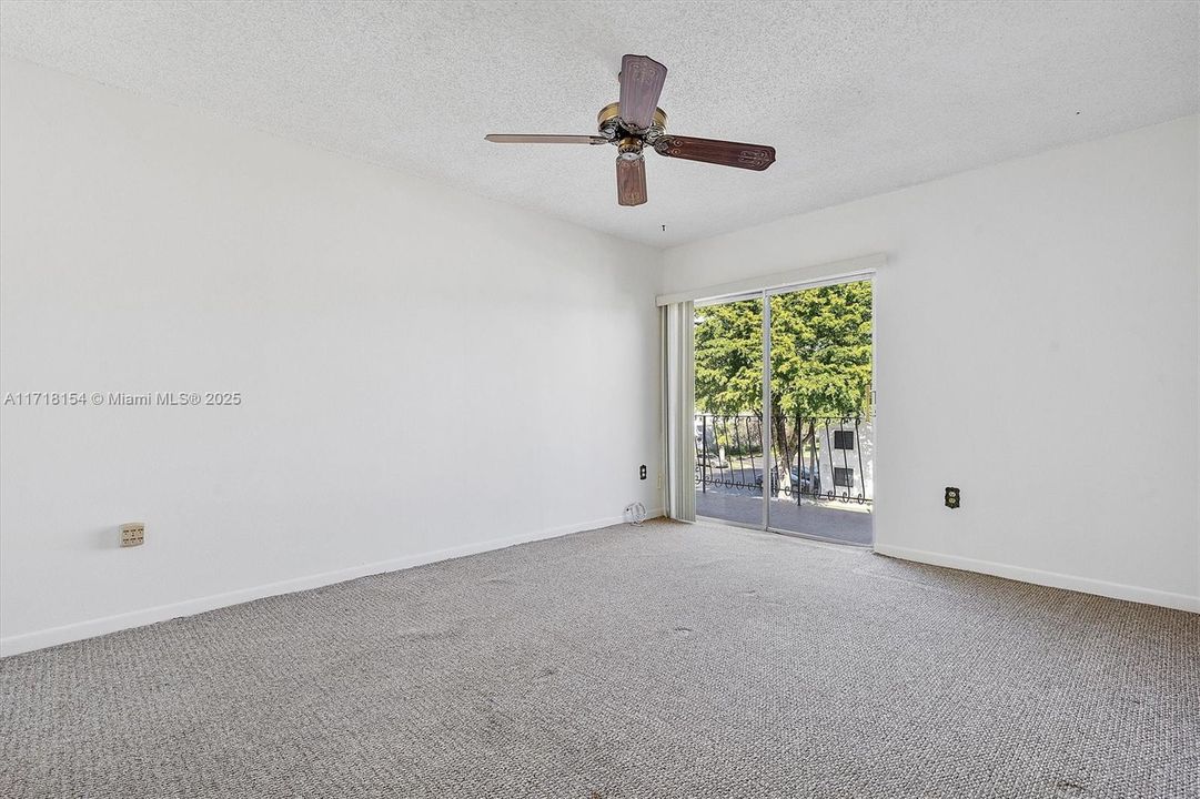 For Sale: $269,900 (2 beds, 2 baths, 1080 Square Feet)