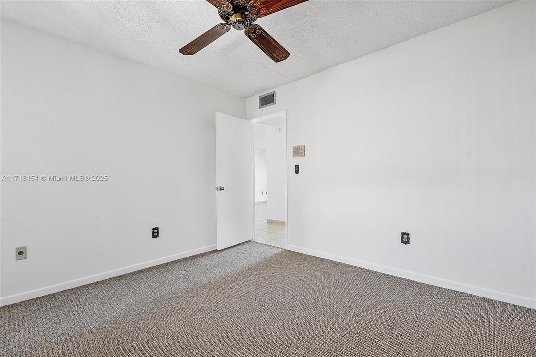 For Sale: $269,900 (2 beds, 2 baths, 1080 Square Feet)