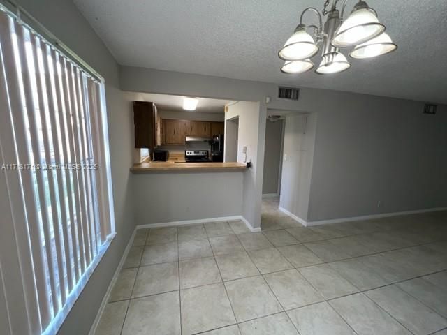 For Rent: $1,650 (2 beds, 1 baths, 812 Square Feet)