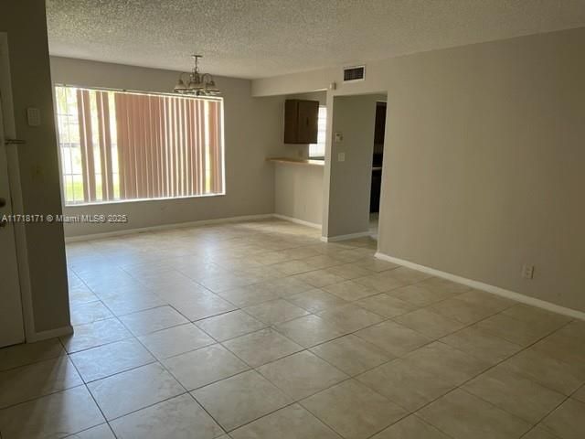 For Rent: $1,650 (2 beds, 1 baths, 812 Square Feet)