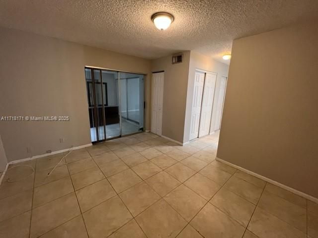 For Rent: $1,650 (2 beds, 1 baths, 812 Square Feet)