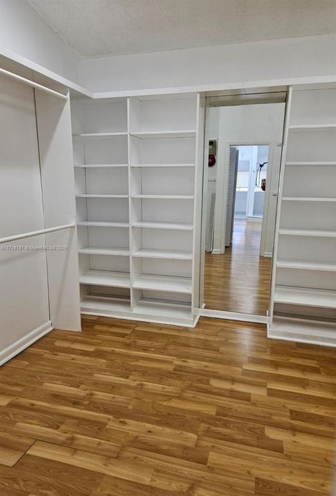 В аренду: $14,900 (6 спален, 4 ванн, 4535 Квадратных фут)