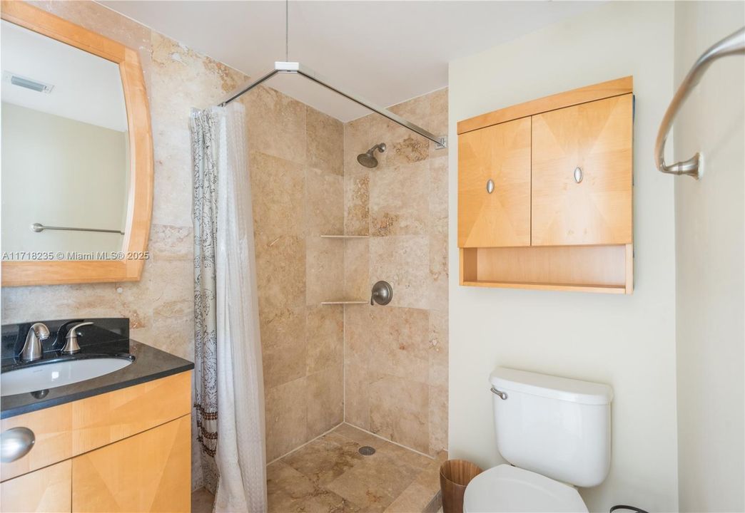 For Sale: $450,000 (2 beds, 1 baths, 860 Square Feet)