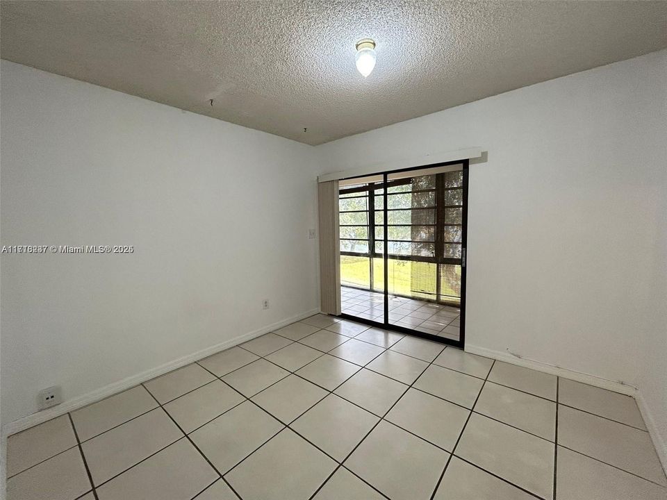 For Rent: $2,195 (2 beds, 2 baths, 870 Square Feet)