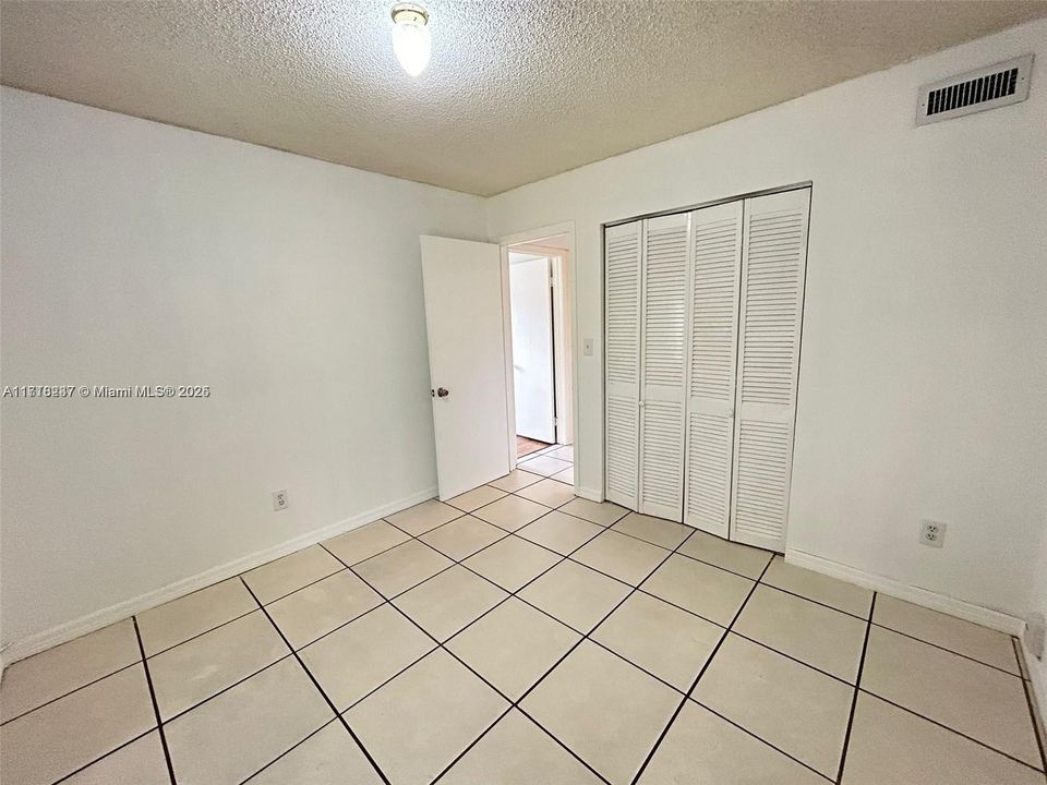 For Rent: $2,195 (2 beds, 2 baths, 870 Square Feet)