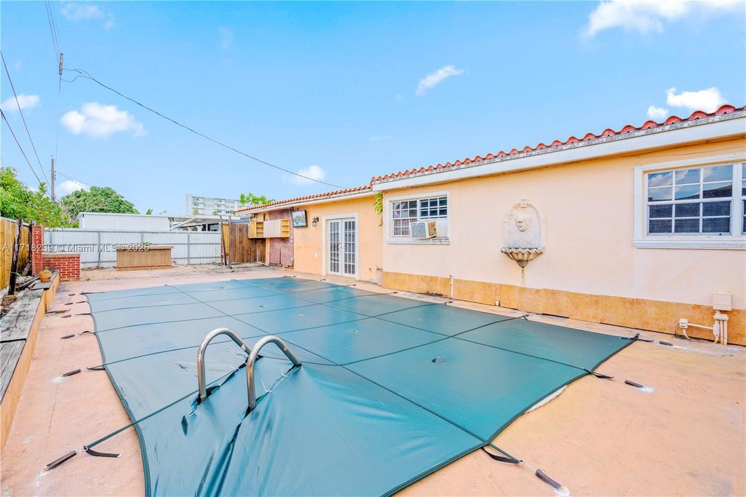 For Sale: $574,900 (3 beds, 2 baths, 2751 Square Feet)