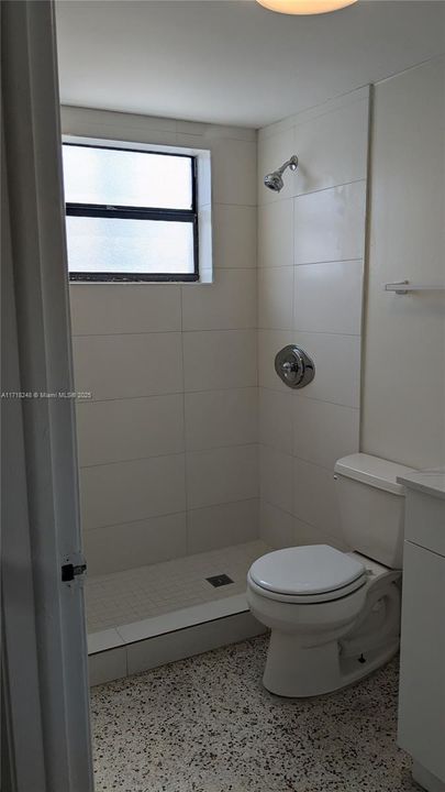 For Rent: $2,100 (1 beds, 1 baths, 570 Square Feet)