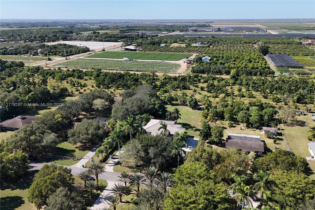 最近售出: $1,250,000 (4 贝兹, 5 浴室, 4698 平方英尺)