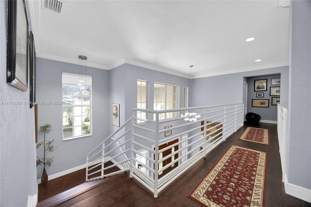 最近售出: $1,250,000 (4 贝兹, 5 浴室, 4698 平方英尺)