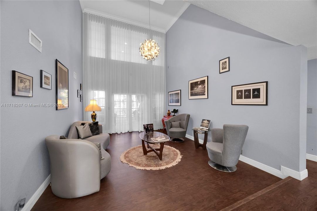 最近售出: $1,250,000 (4 贝兹, 5 浴室, 4698 平方英尺)