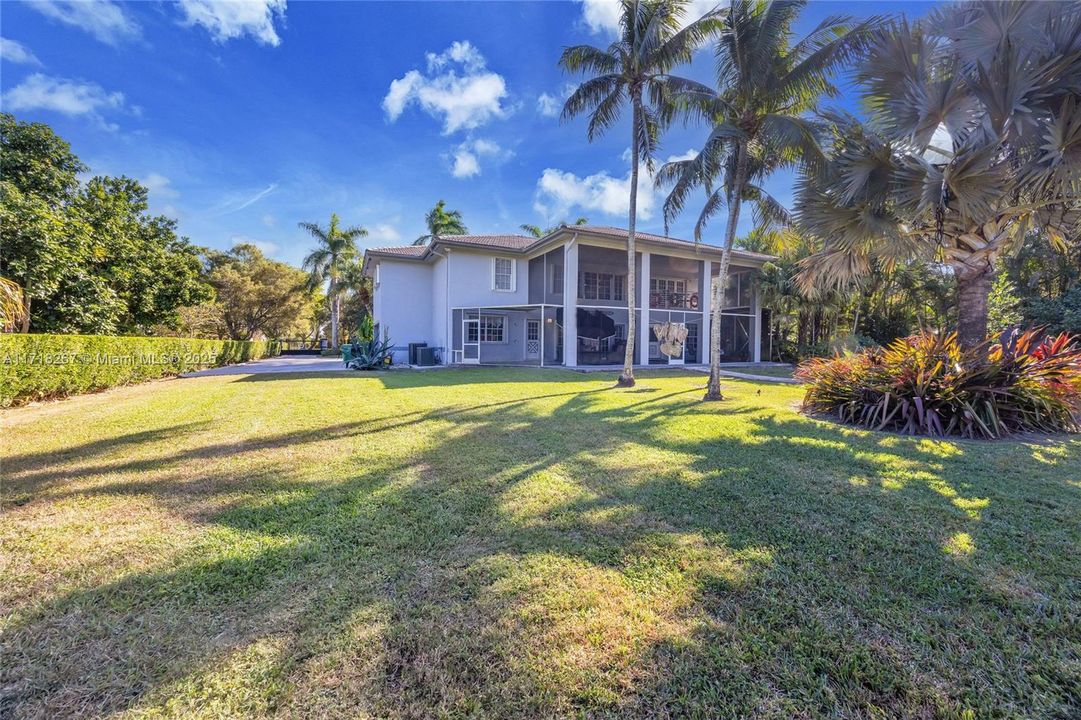 最近售出: $1,250,000 (4 贝兹, 5 浴室, 4698 平方英尺)