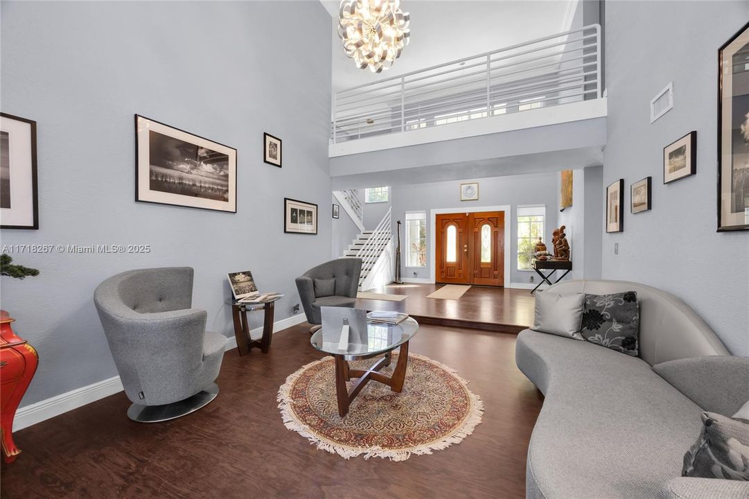 最近售出: $1,250,000 (4 贝兹, 5 浴室, 4698 平方英尺)