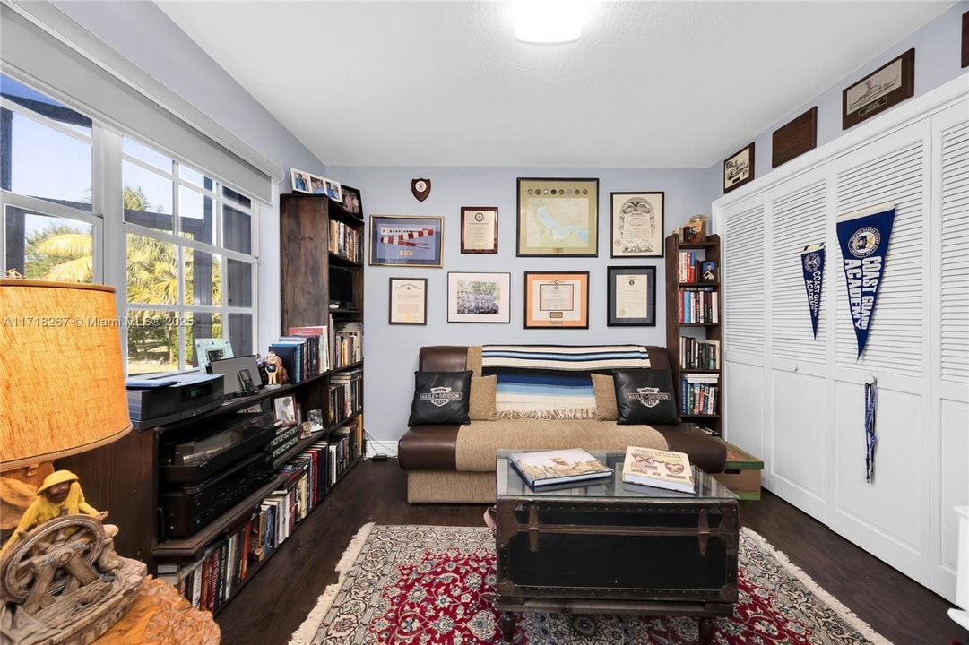 最近售出: $1,250,000 (4 贝兹, 5 浴室, 4698 平方英尺)