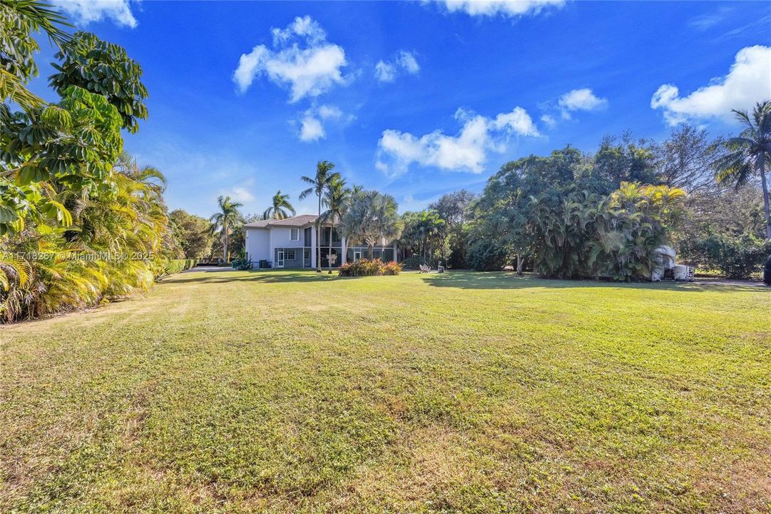 最近售出: $1,250,000 (4 贝兹, 5 浴室, 4698 平方英尺)