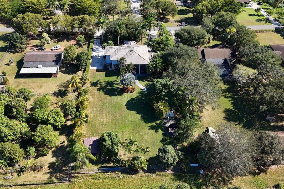 最近售出: $1,250,000 (4 贝兹, 5 浴室, 4698 平方英尺)