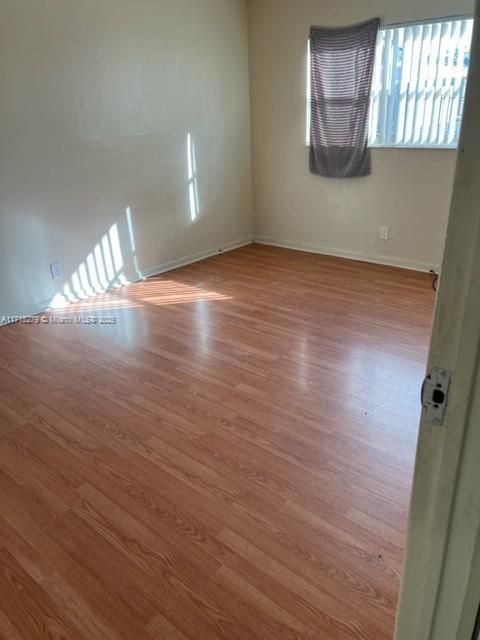 For Rent: $1,700 (2 beds, 1 baths, 880 Square Feet)