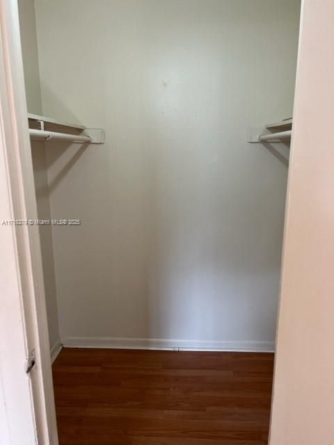 For Rent: $1,700 (2 beds, 1 baths, 880 Square Feet)