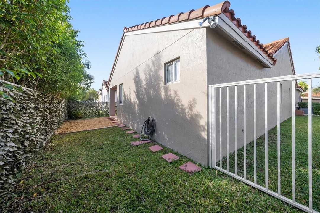 For Sale: $650,000 (3 beds, 2 baths, 1533 Square Feet)