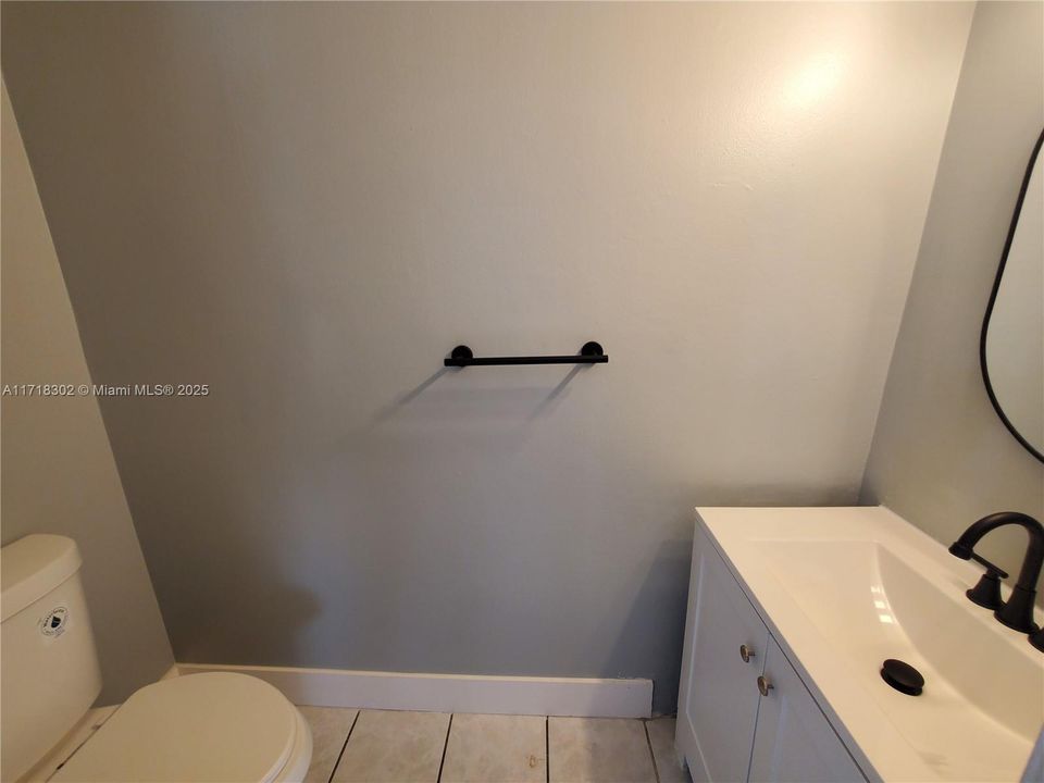 For Rent: $2,100 (2 beds, 1 baths, 1108 Square Feet)