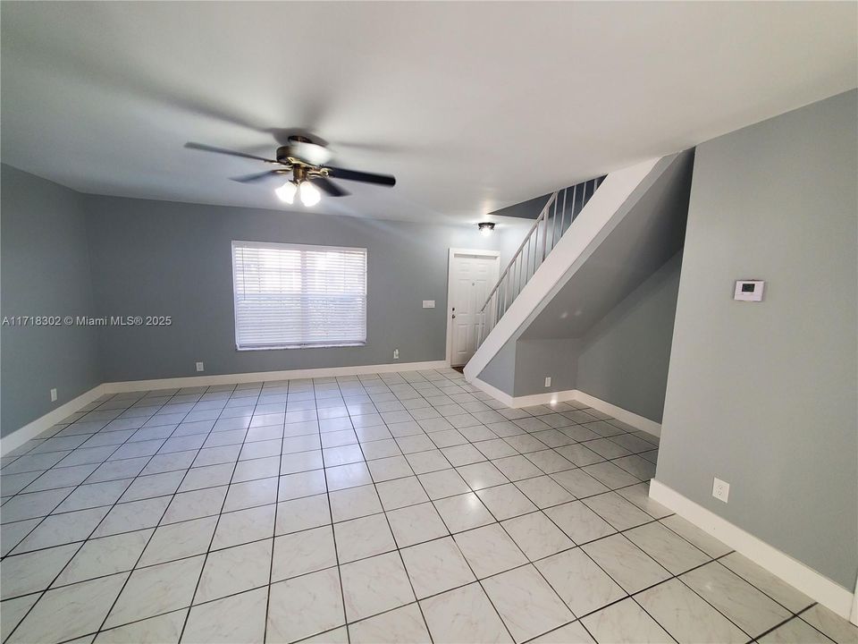 For Rent: $2,100 (2 beds, 1 baths, 1108 Square Feet)