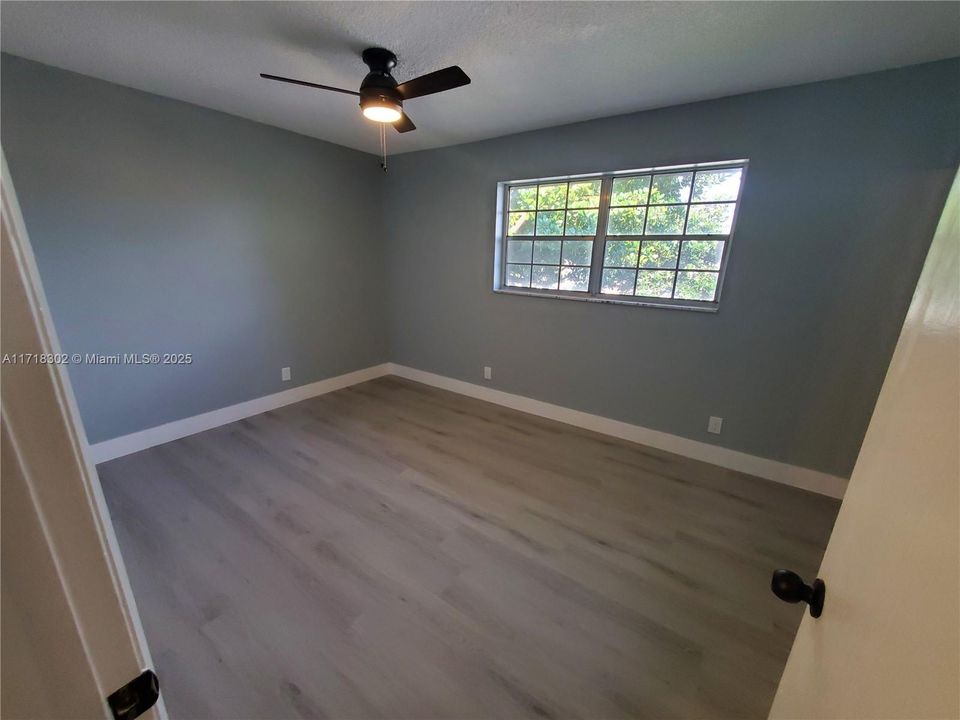 For Rent: $2,100 (2 beds, 1 baths, 1108 Square Feet)