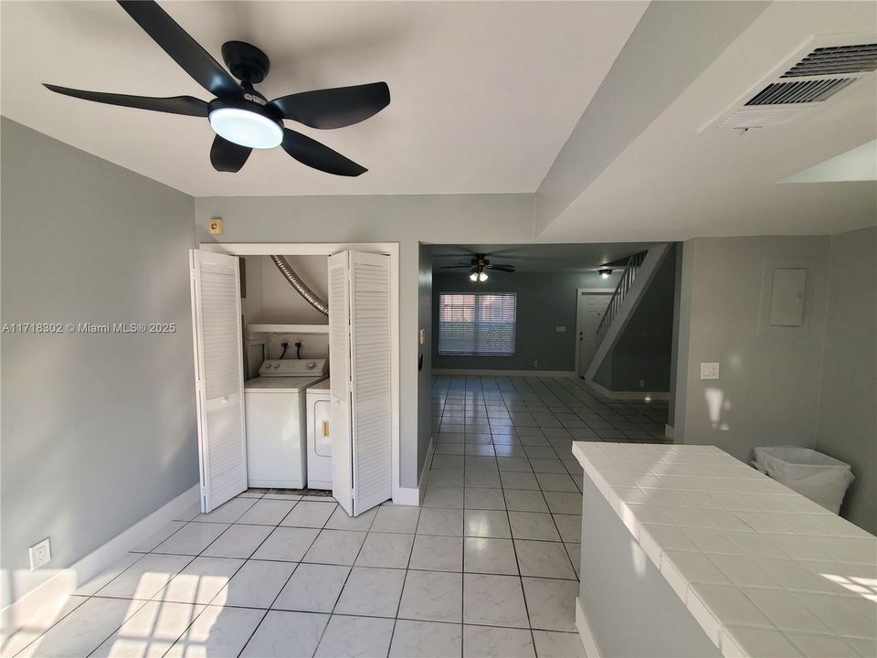 For Rent: $2,100 (2 beds, 1 baths, 1108 Square Feet)