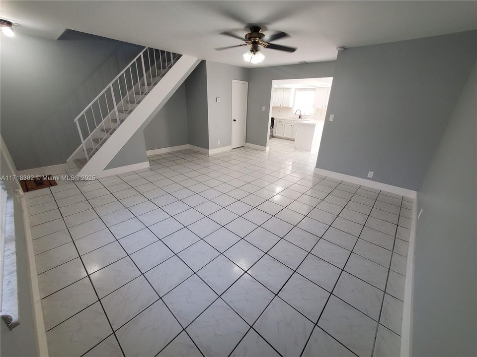 For Rent: $2,100 (2 beds, 1 baths, 1108 Square Feet)