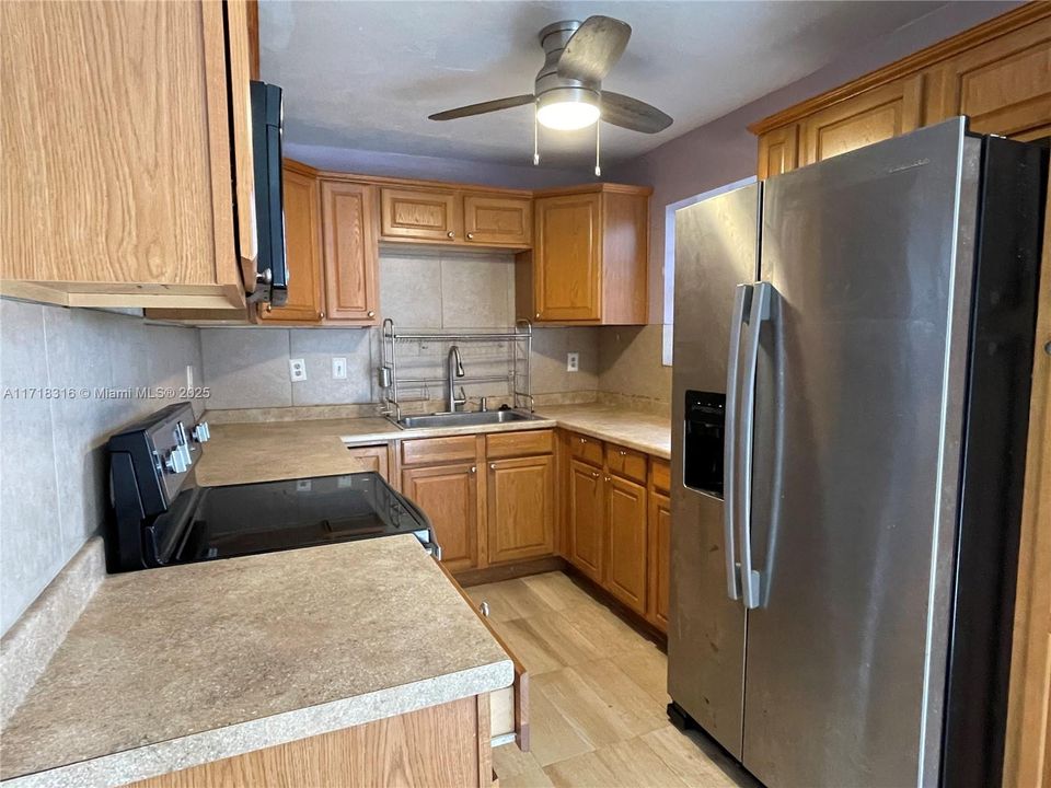 For Sale: $275,000 (2 beds, 1 baths, 1058 Square Feet)