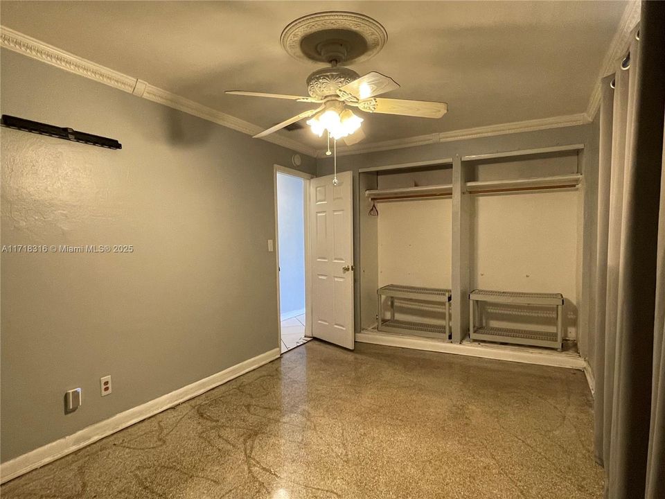 For Sale: $275,000 (2 beds, 1 baths, 1058 Square Feet)