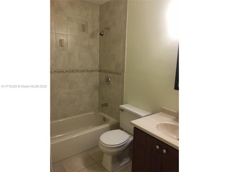 For Rent: $1,800 (1 beds, 1 baths, 583 Square Feet)