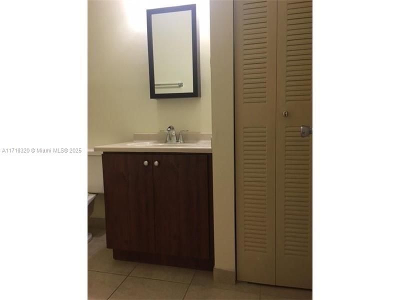 For Rent: $1,800 (1 beds, 1 baths, 583 Square Feet)