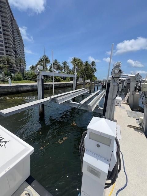 待售: $550,000 (0.01 acres)