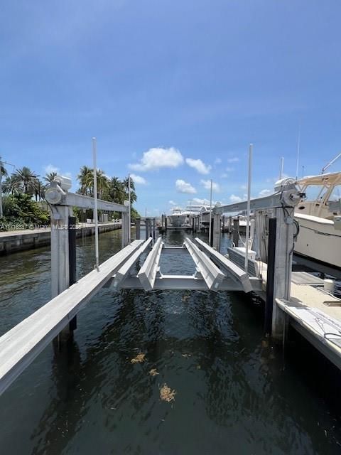 待售: $550,000 (0.01 acres)