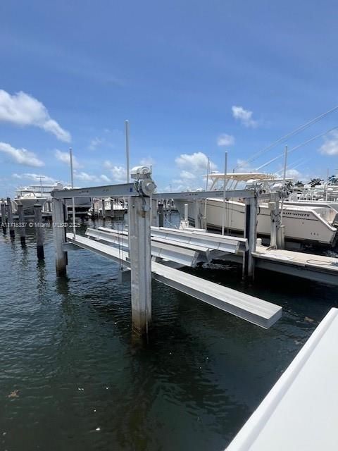 待售: $550,000 (0.01 acres)