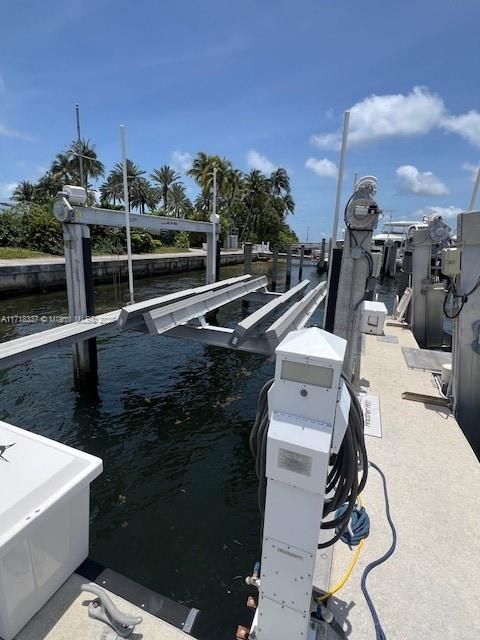 待售: $550,000 (0.01 acres)