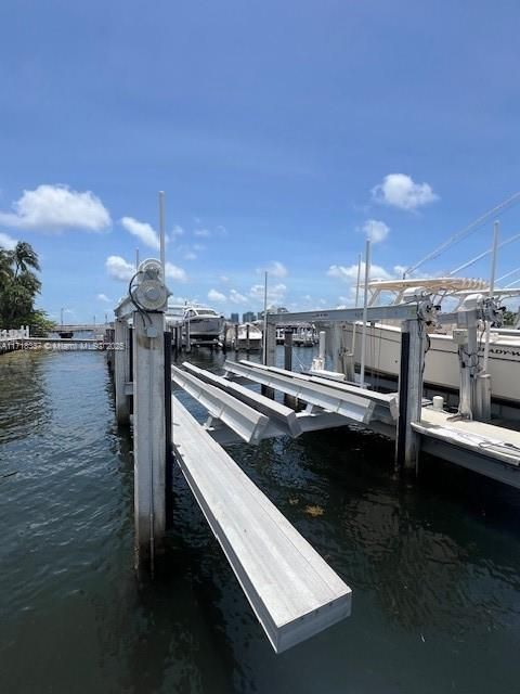 待售: $550,000 (0.01 acres)