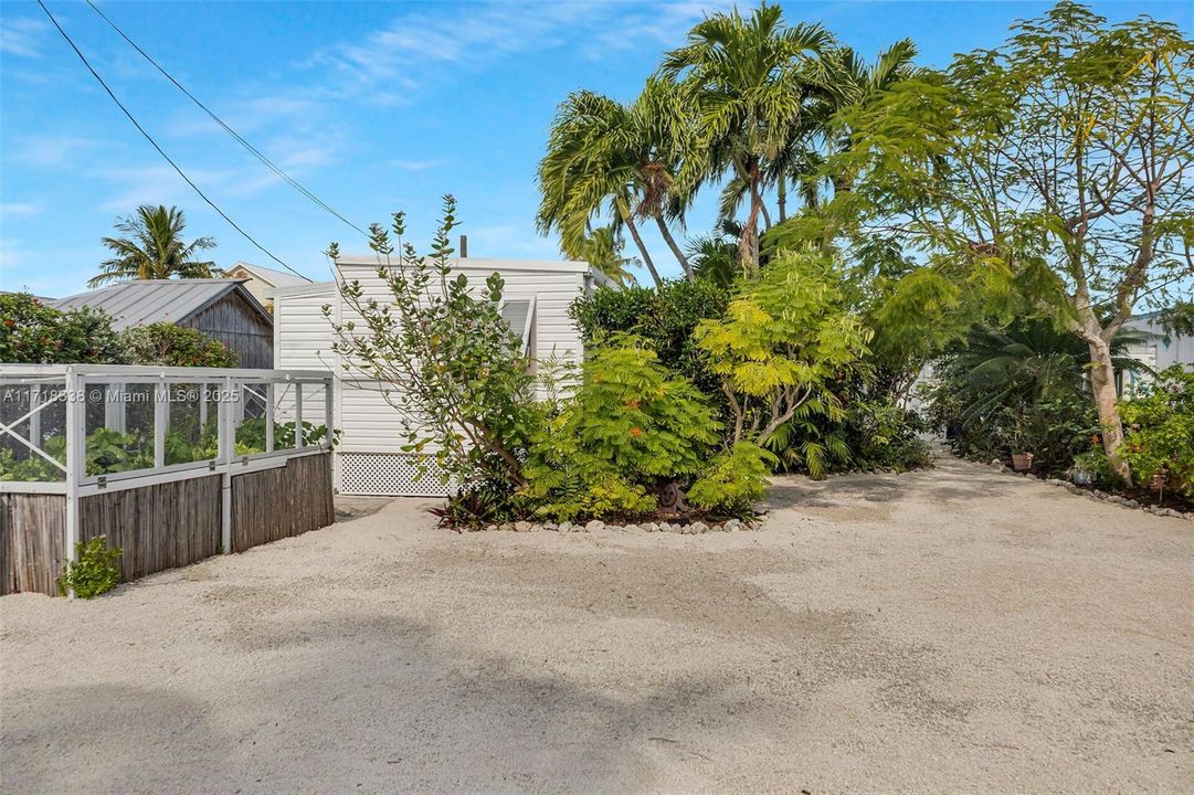 Recently Sold: $550,000 (2 beds, 1 baths, 720 Square Feet)