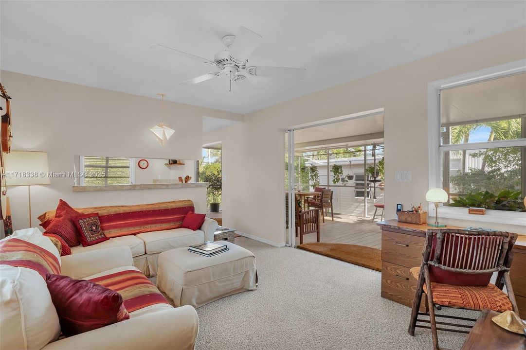 Recently Sold: $550,000 (2 beds, 1 baths, 720 Square Feet)