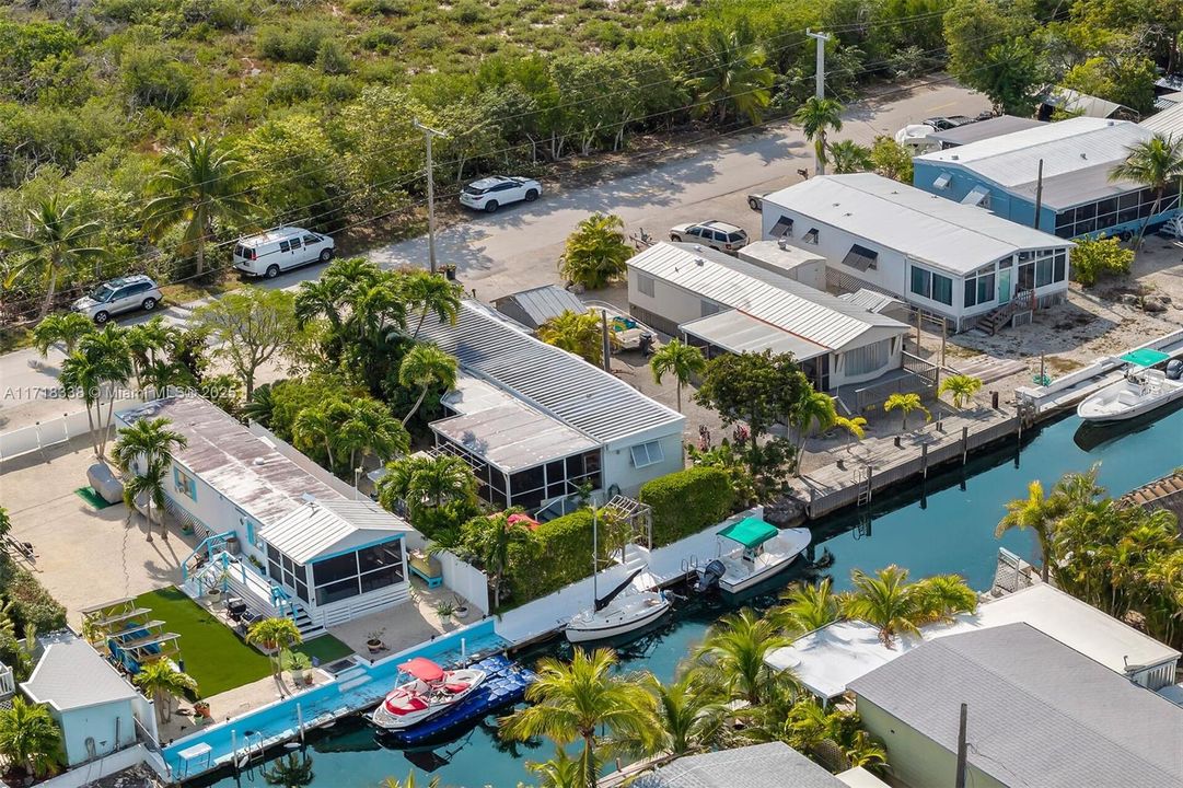 Recently Sold: $550,000 (2 beds, 1 baths, 720 Square Feet)