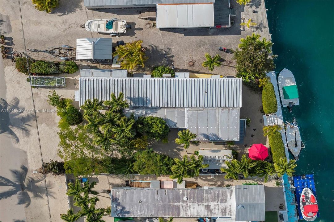 Recently Sold: $550,000 (2 beds, 1 baths, 720 Square Feet)