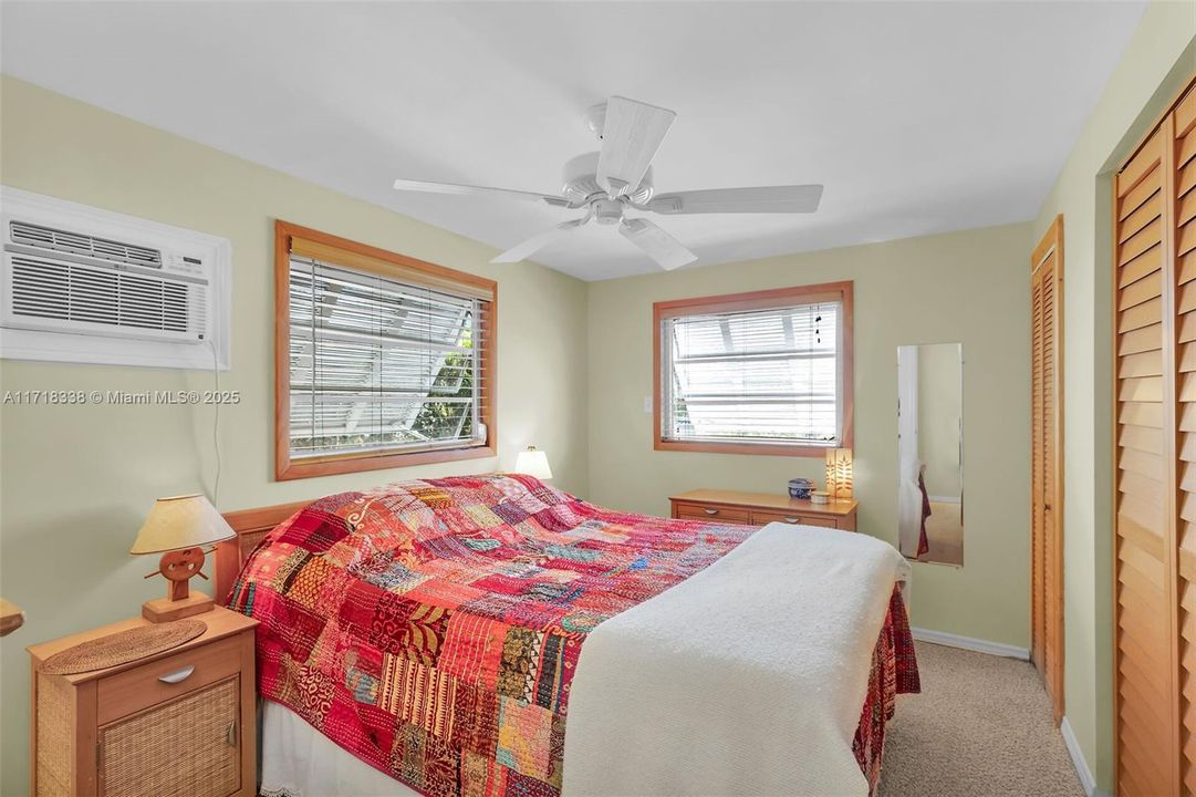 Recently Sold: $550,000 (2 beds, 1 baths, 720 Square Feet)