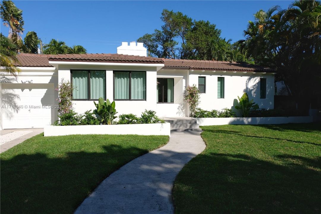 For Sale: $1,659,000 (3 beds, 2 baths, 1896 Square Feet)