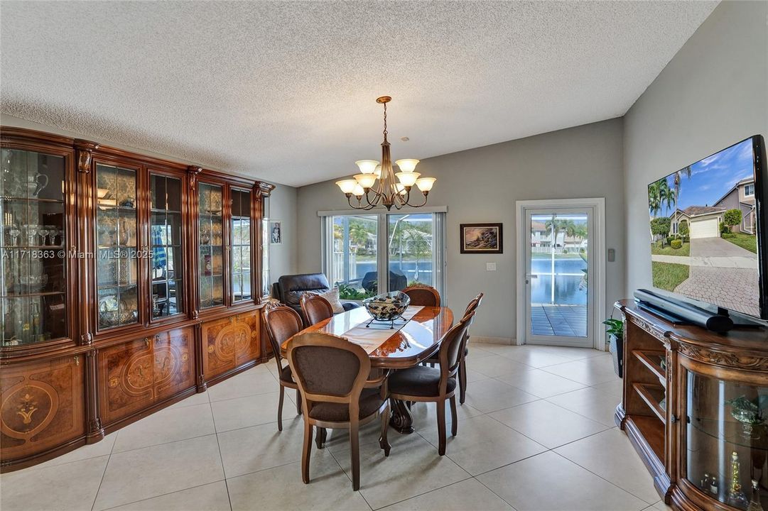 For Sale: $648,800 (3 beds, 2 baths, 1665 Square Feet)